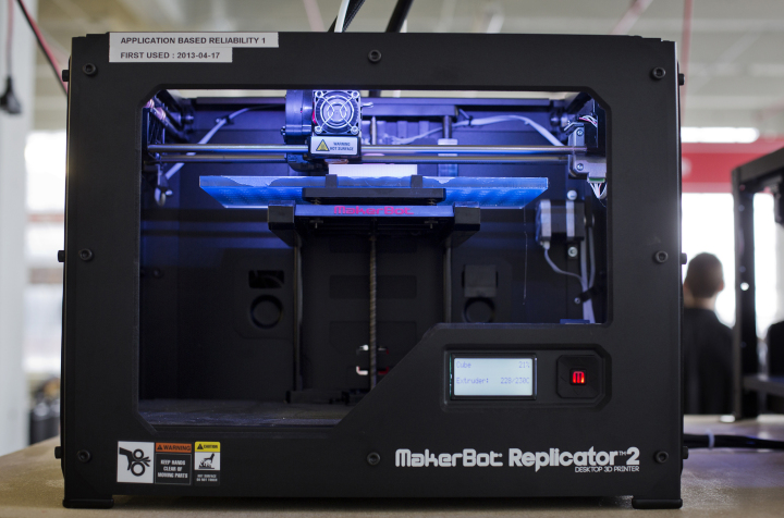 Makerbot Industries LLC Replicator 2 Desktop 3D Printer